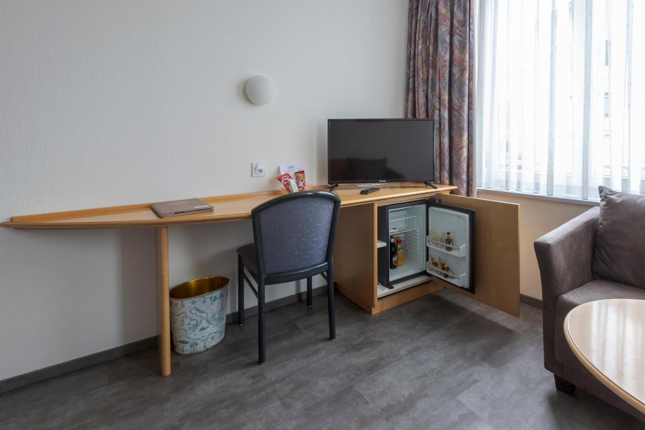 Hotel Rynach Reinach  Bagian luar foto