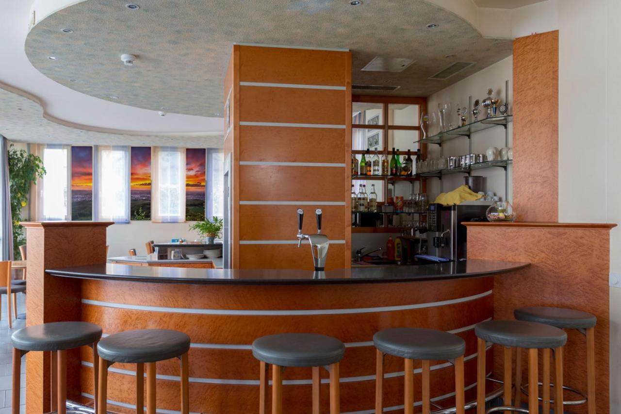 Hotel Rynach Reinach  Bagian luar foto
