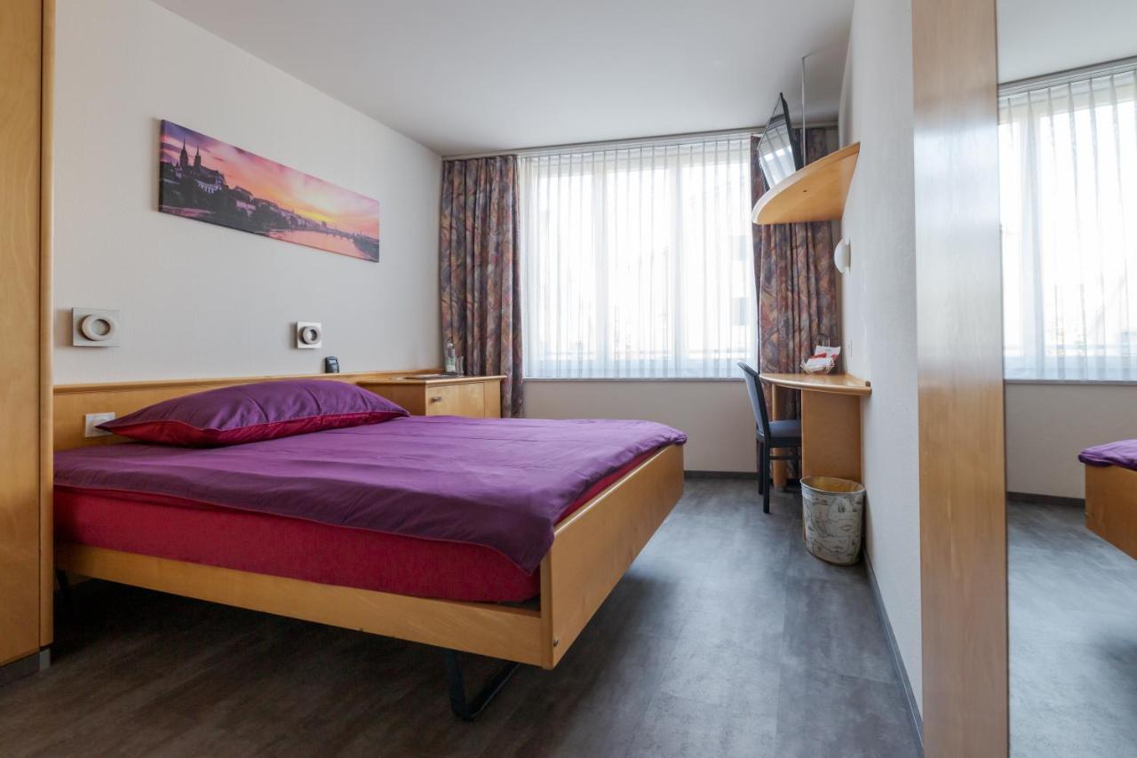 Hotel Rynach Reinach  Bagian luar foto